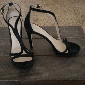 Tory Burch size 6 black strappy high heeled shoes
